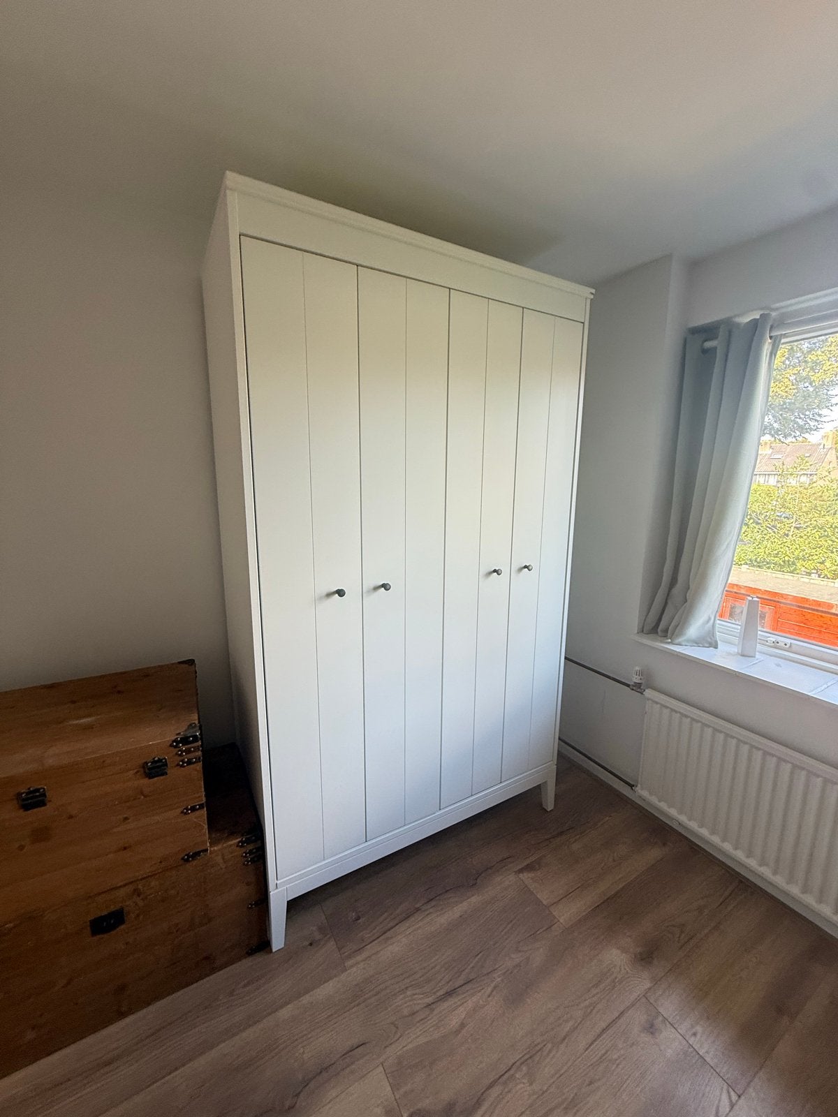 Witte kledingkast met 4 deuren, Huis en Inrichting, Gebruikt, 100 tot 150 cm, 200 cm of meer, Ophalen of Verzenden