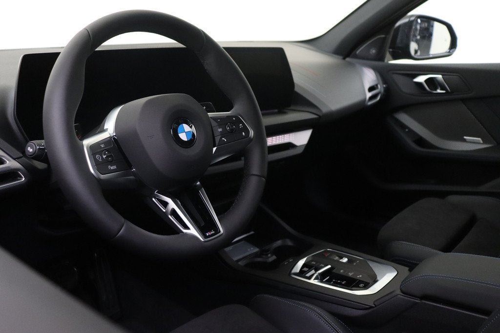 BMW 1 Serie 120 M Sport Automaat / Panoramadak / Trekhaak /, Auto's, BMW, Zwart, 156 pk, Zwart, Bedrijf