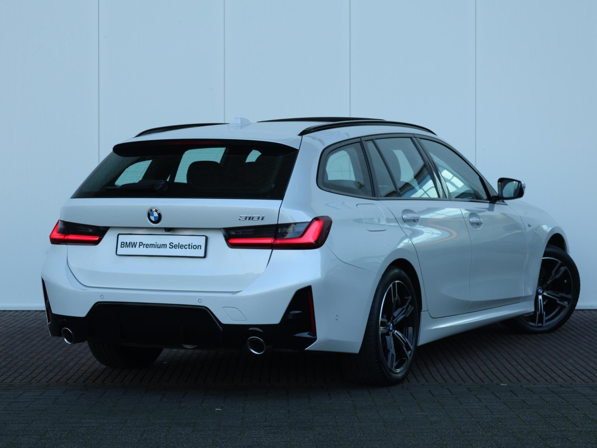 BMW 3-serie Touring 318i M-Sportpakket / Achteruitrijcamera, Automaat, 1998 cc, Gebruikt, Met garantie (alle)