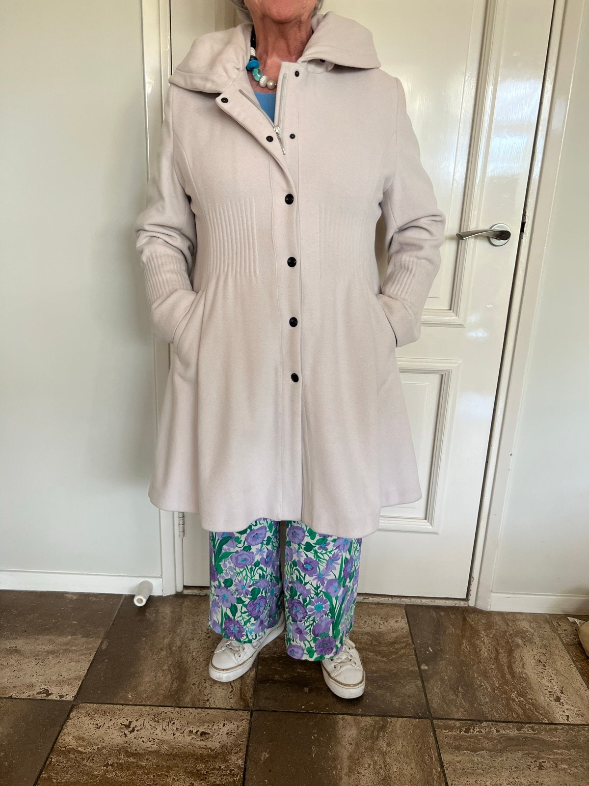 Erich Fend greige mantel met capuchon, wol/cashmere, Kleding | Dames, Jassen | Winter, Ophalen of Verzenden, Gedragen, Maat 42/44 (L)