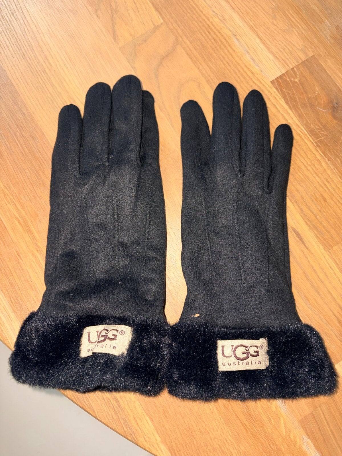Zwarte UGG Australia handschoenen, Kleding | Dames, Verzenden, Zo goed als nieuw, Maat 38/40 (M), Handschoenen