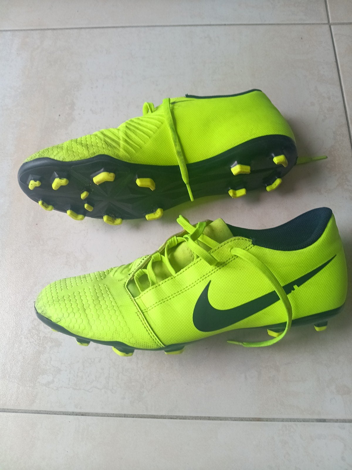 nike voetbalschoenen maat 45, Sport en Fitness, Maat XS of kleiner, Ophalen of Verzenden, Zo goed als nieuw, Schoenen