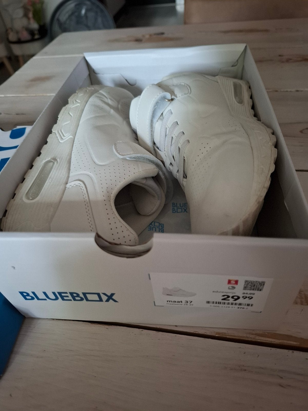 Sneakers 37, Wit, Ophalen of Verzenden, Bleubox, Sneakers of Gympen