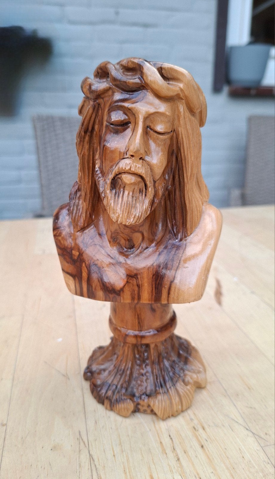 Olijfhouten buste Jezus- Handgesneden Religieuze Kun, Antiek en Kunst, Minder dan 20 cm, Buste, Ophalen of Verzenden, Hout
