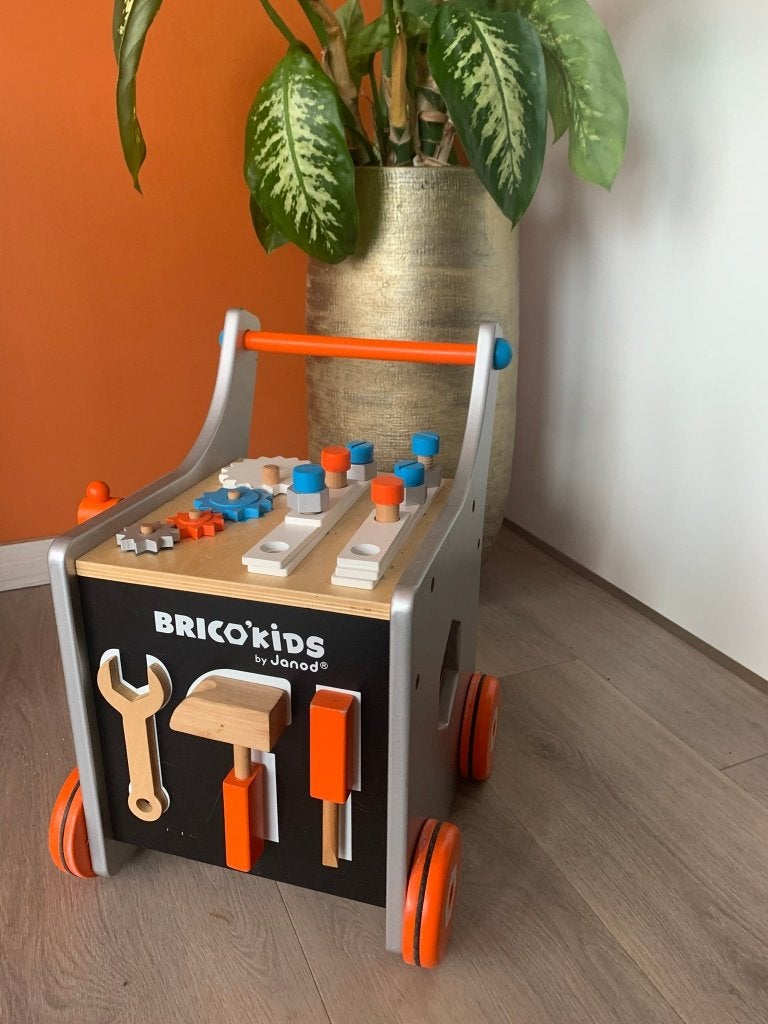 Janod Brico'kids - Magnetische gereedschap trolley, Ophalen of Verzenden, Zo goed als nieuw, Duw- of Trekspeelgoed