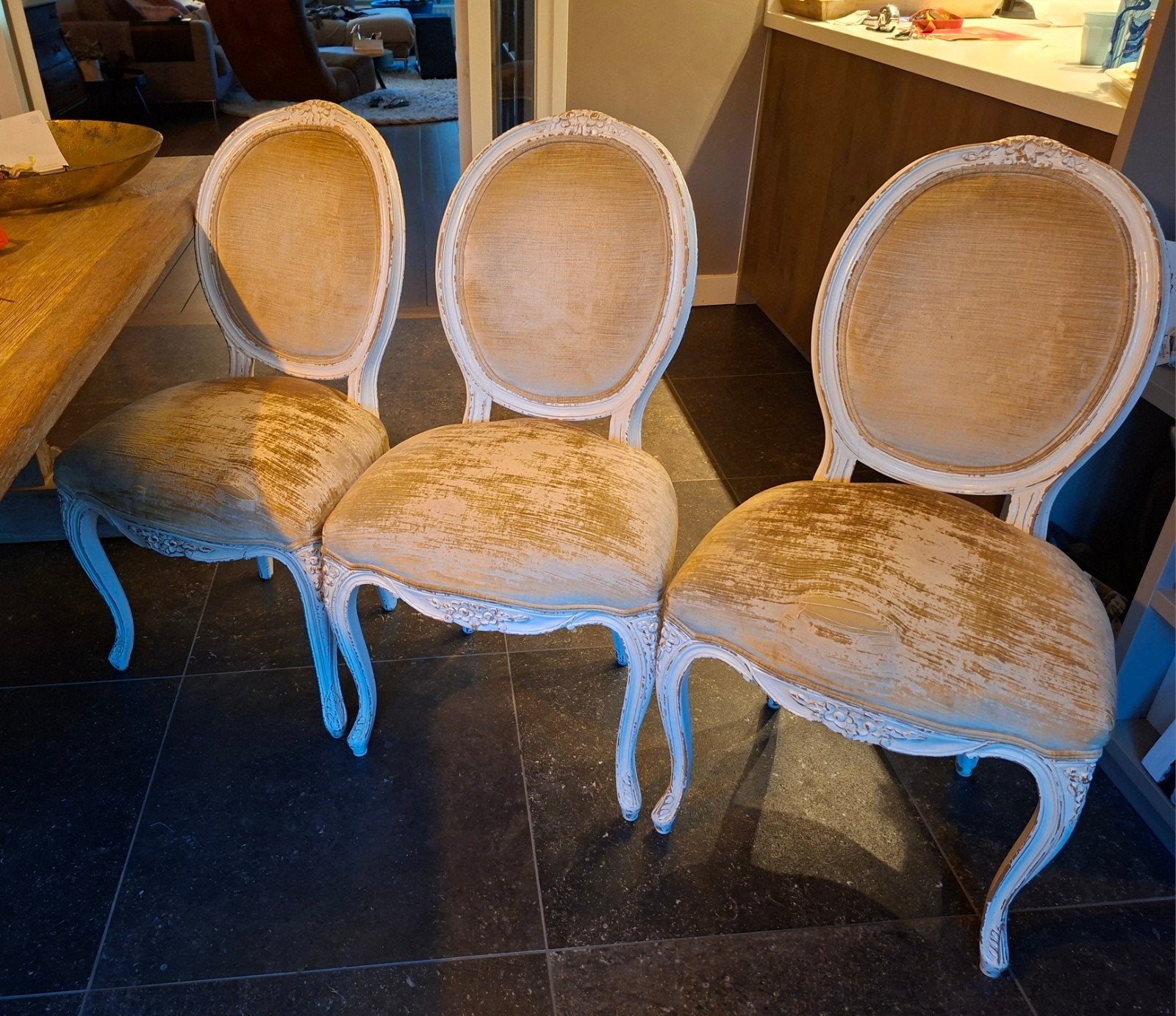 3 eetkamerstoelen, Ophalen