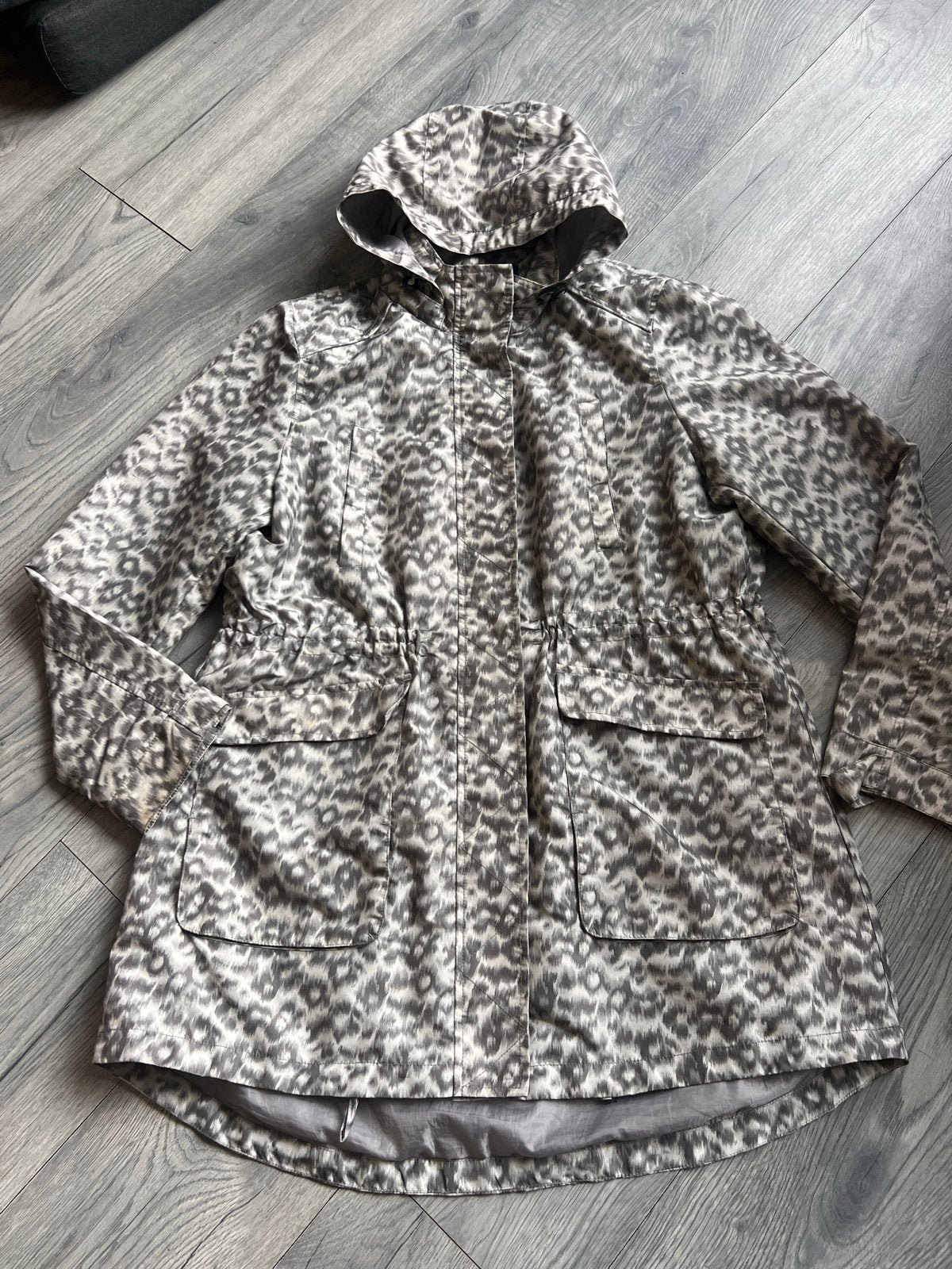 Miller&Monroe Zomerjas Dames Maat 42/44 - Zo goed als nieuw, Kleding | Dames, Ophalen, Zo goed als nieuw, Maat 42/44 (L), Grijs