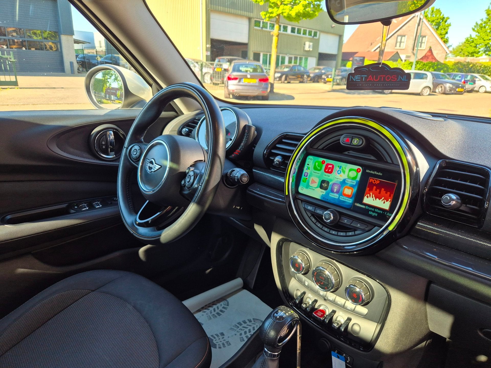 Mini Clubman Panorama Apple CarPlay Automaat Keyless NL NAP, Auto's, Mini, 136 pk, Gebruikt, Wit, 3 cilinders