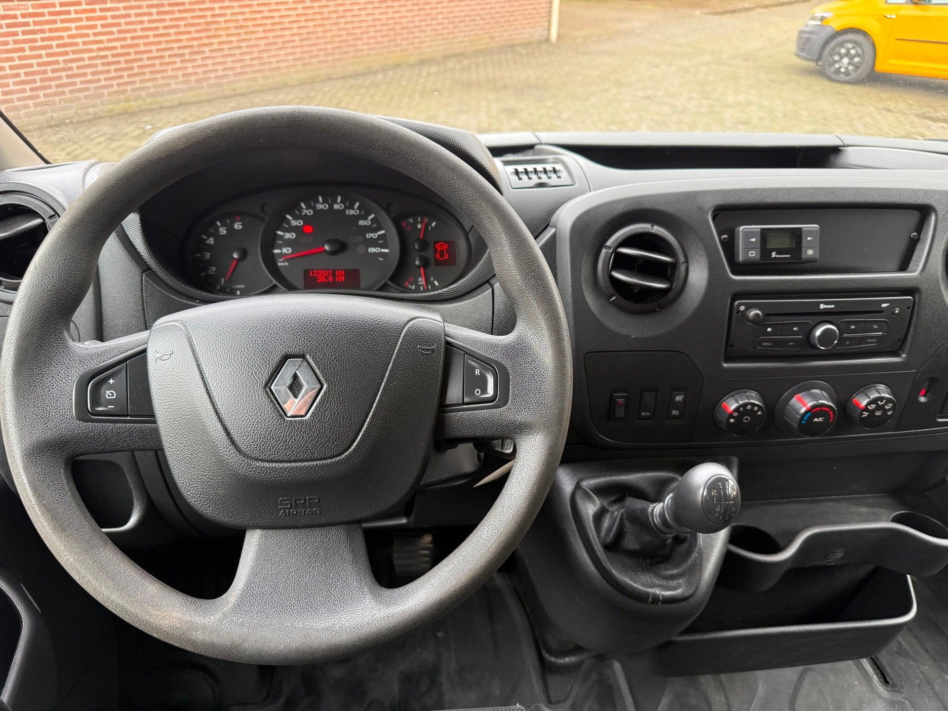 Renault Master T35 2.3 dCi L2H2 navi camera airco cruise eur, Gebruikt, Euro 6, 4 cilinders, Renault