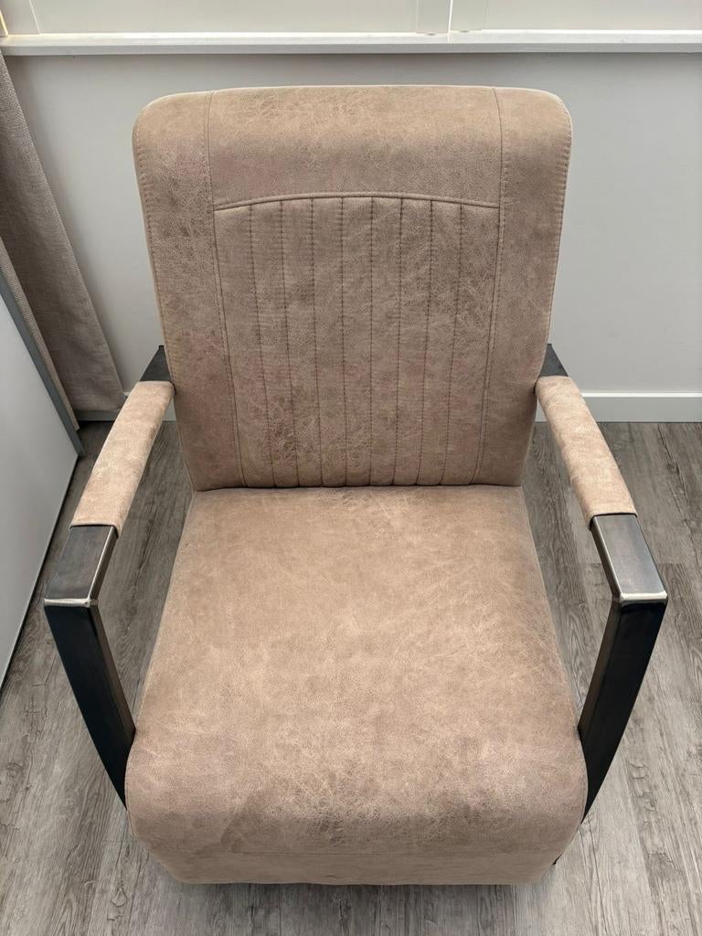 Comfortabele fauteuil, Ophalen, Modern, Comfortabel, Overige kleuren, Zo goed als nieuw