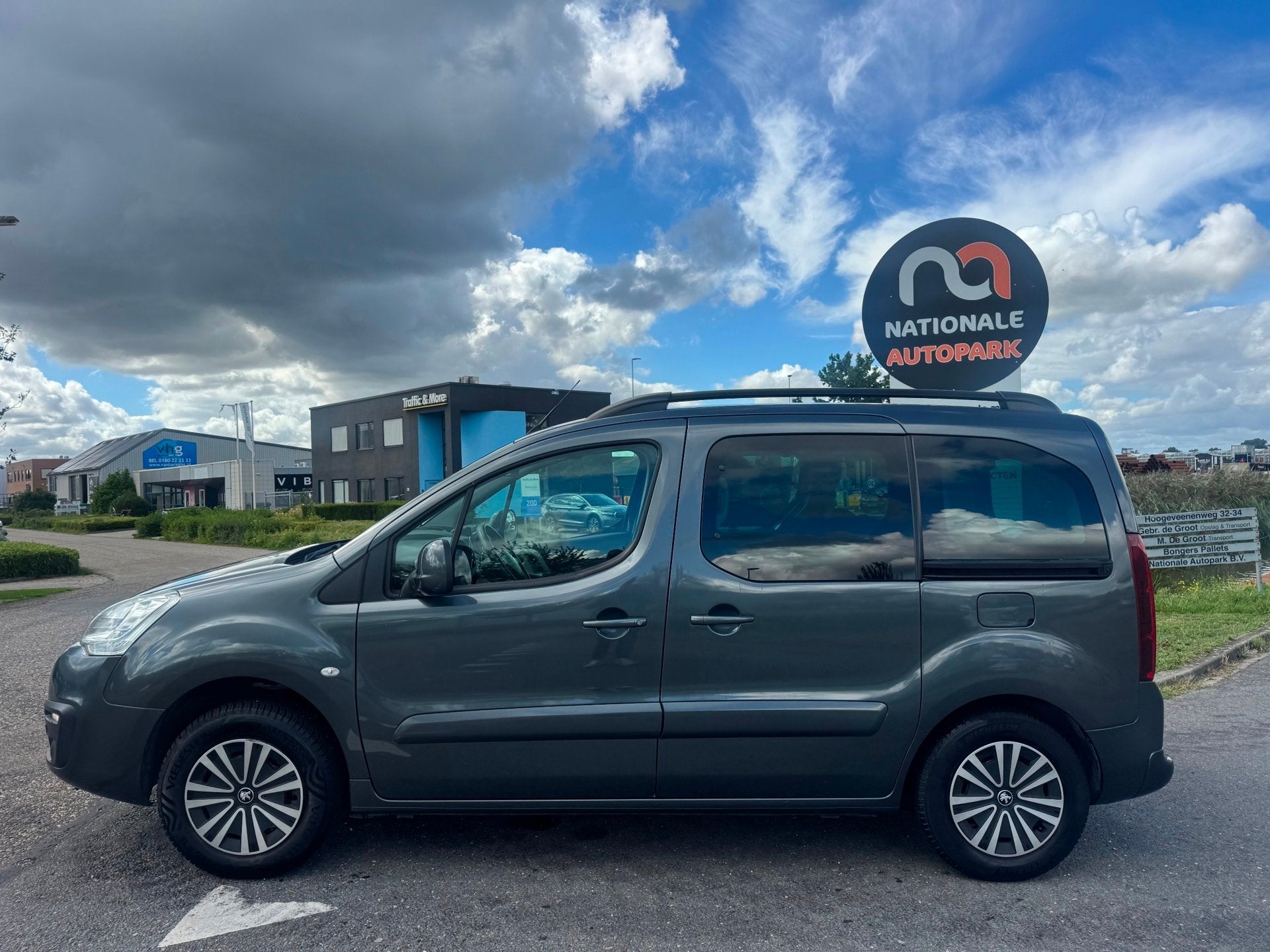 Peugeot Partner Tepee 2017 * 1.2 PureTech Active * MPV * APK, Auto's, Peugeot, Voorwielaandrijving, Gebruikt, 1199 cc, Bedrijf