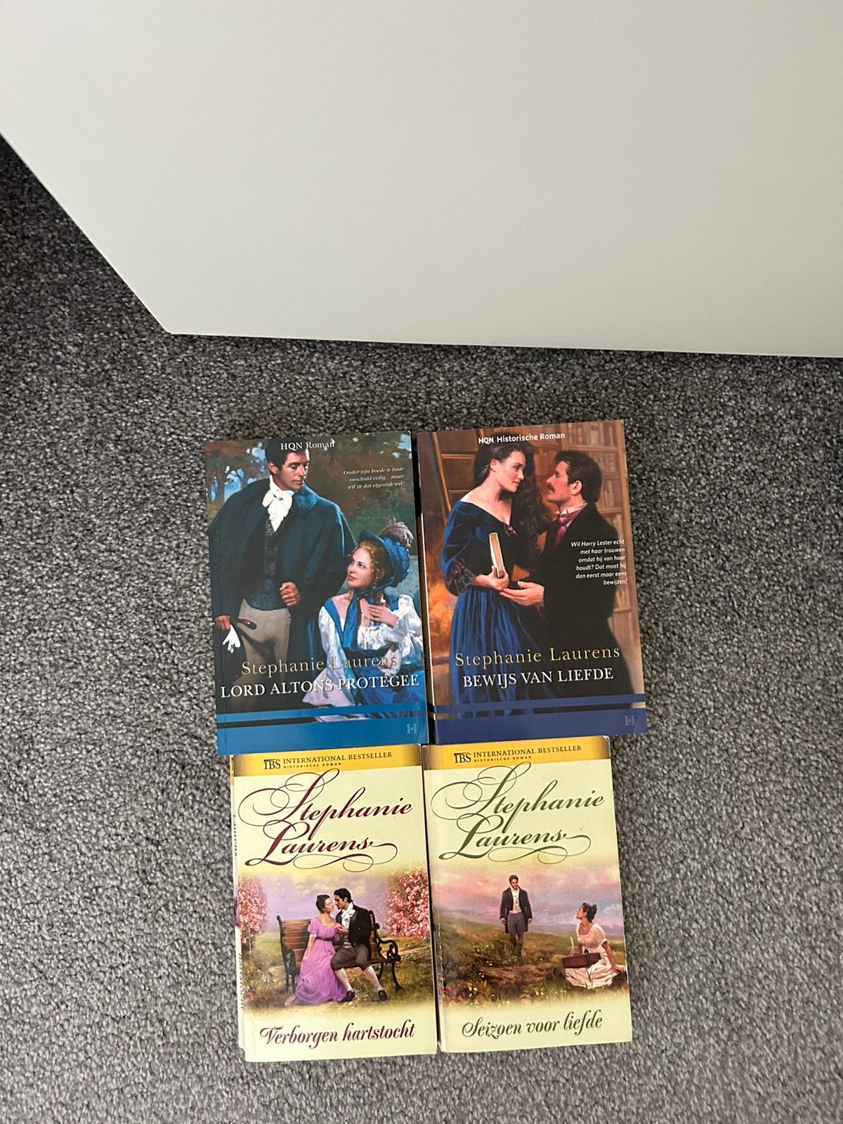 Stephanie Laurens 4 stuks  2 ibs en 2 HQN pockets, Ophalen of Verzenden, Gelezen
