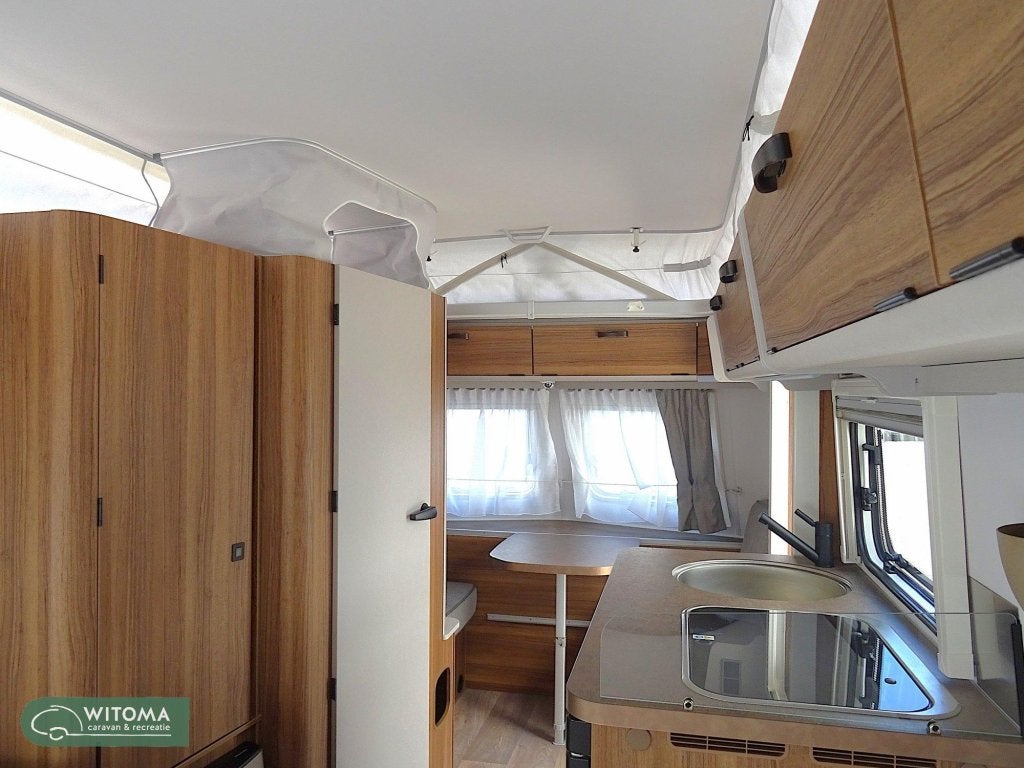 Eriba Touring Legend 542 mooie complete uitvoering, Kachel, 4 tot 5 meter, Eriba, Overige typen