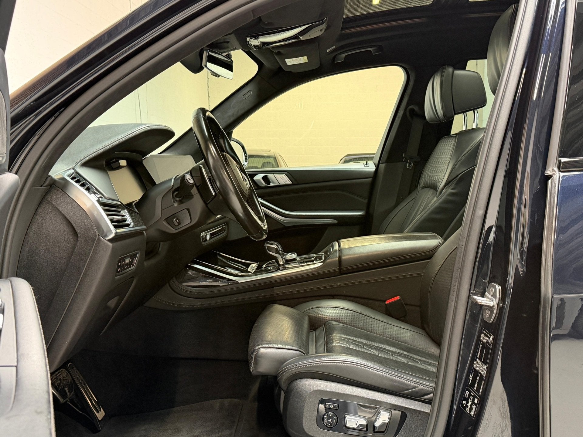 BMW X7 XDrive40i High Executive - M SPORT - SKYLOUNGE - LASE, Auto's, Automaat, Gebruikt, Zwart, 7 stoelen