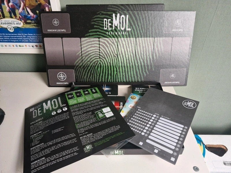 Wie is de Mol - Bordspel, Hobby en Vrije tijd, Drie of vier spelers, Ophalen of Verzenden, Zo goed als nieuw, Just Games