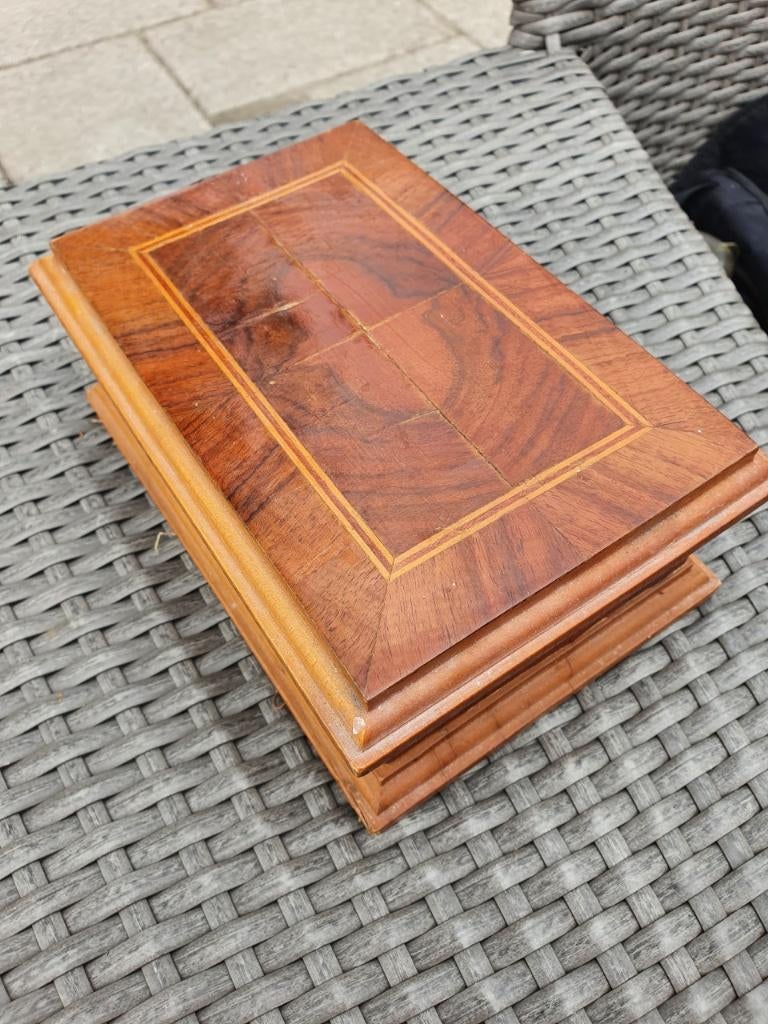 Leuke zeldzame antieke Sigarettendispenser van hout...., Ophalen of Verzenden