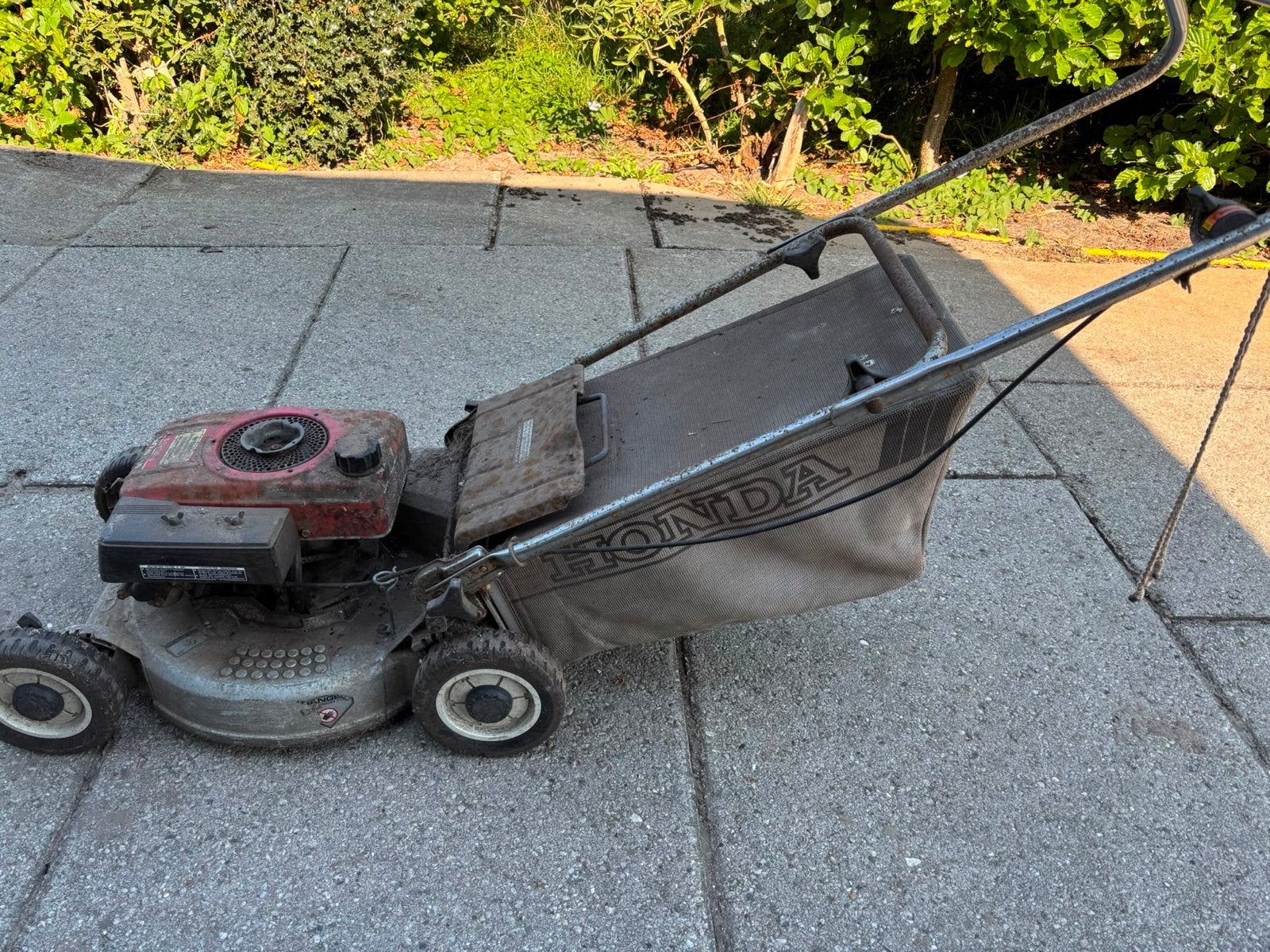 Honda Grasmaaier - Benzine - Met Opvangzak, Tuin en Terras, Grasmaaiers, Ophalen, Cirkelmaaier, Gebruikt, 40 t/m 49 cm