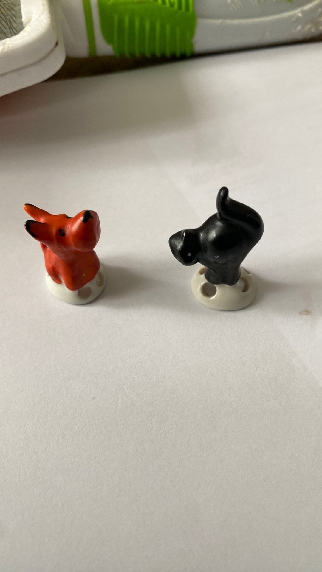 Porseleinen drip catchers hond en kat, Ophalen of Verzenden