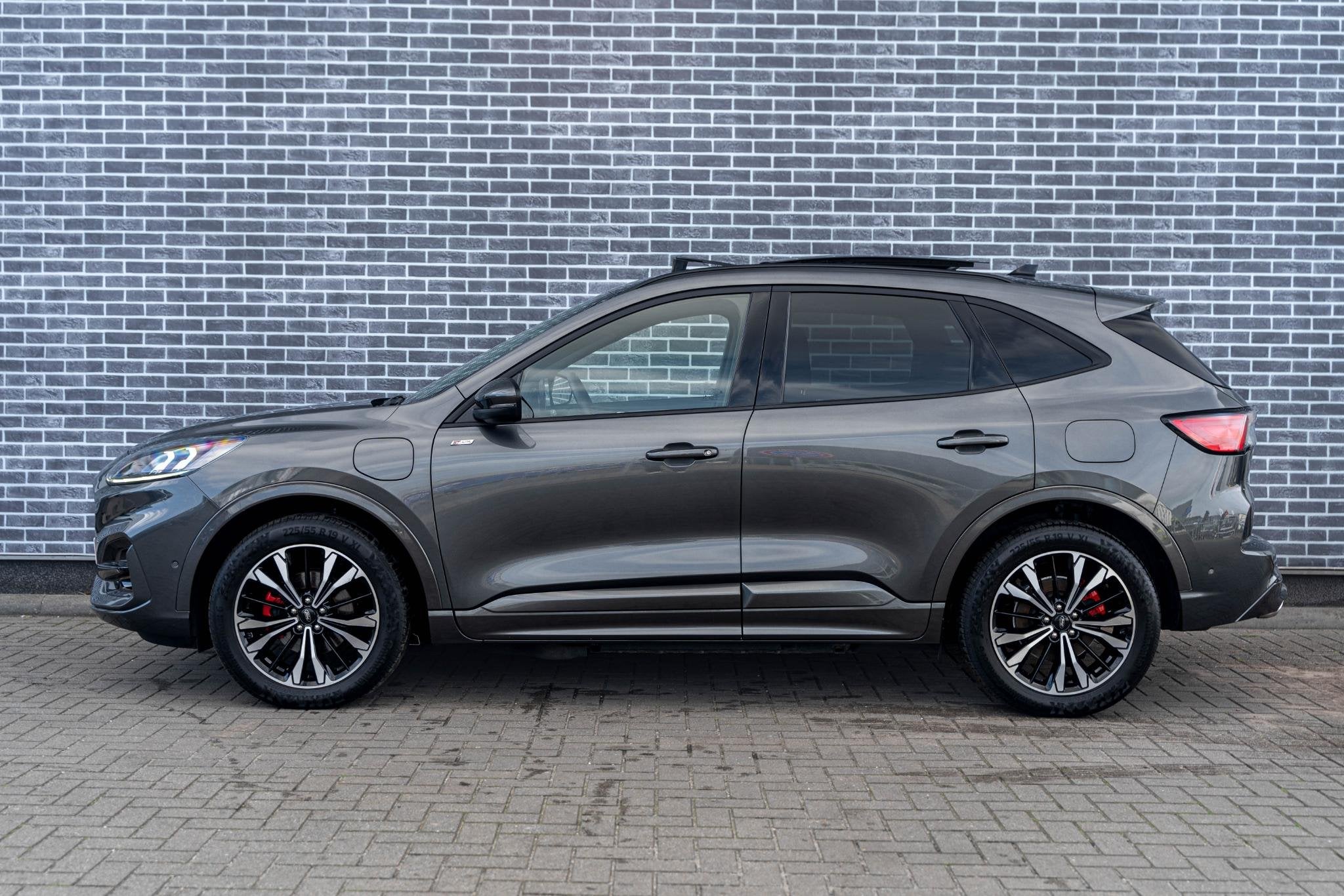 Ford Kuga 2.5 PHEV ST-Line X | Plug-in Hybrid | Head-up Disp, 14 kWh, Gebruikt, 4 cilinders, Leder en Stof
