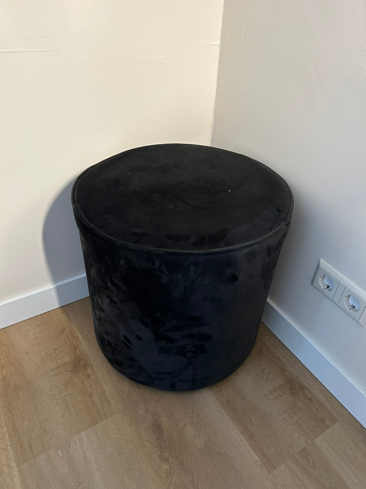 WOOOD Poef Sara Zwart - Ø 46 cm, Ophalen, Zo goed als nieuw, Rond, Minder dan 50 cm