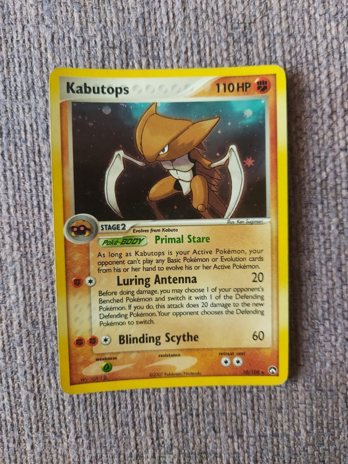 Kabutops 10/108 holo pokemon kaart, Ophalen of Verzenden, Zo goed als nieuw