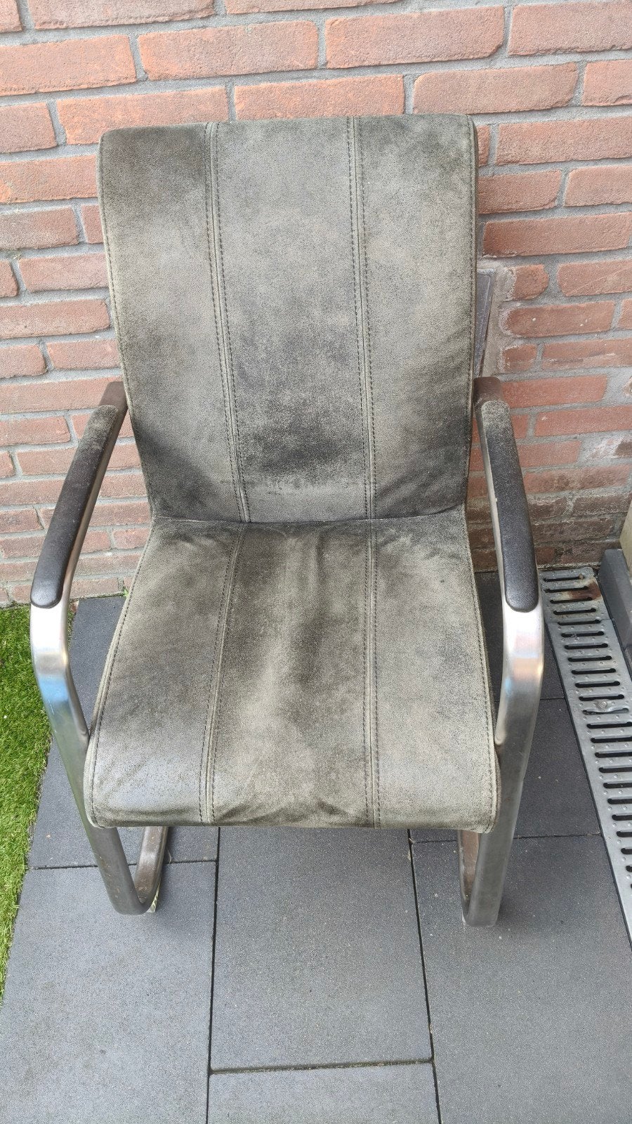 Gratis eetkamerstoel af te halen in Wezep, Ophalen, Gebruikt, Stof, Eén