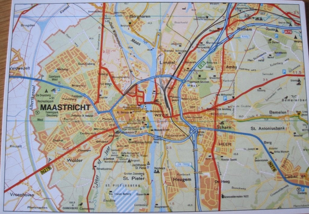 Plattegrond van Maastricht op ansichtkaart - nieuw, Ophalen of Verzenden, 1980 tot heden, Ongelopen, Limburg