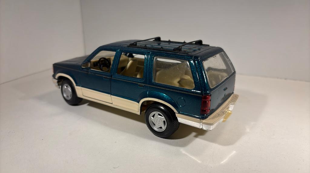 Ford explorer green maisto 1.24, Maisto, Ophalen of Verzenden, A, A