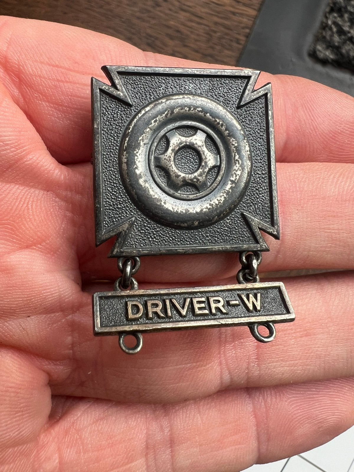 WO2 Amerikaans Driver / Mechanic Badge Wheeled Jeep GMC KTR, Amerika, Verzenden, Embleem of Badge