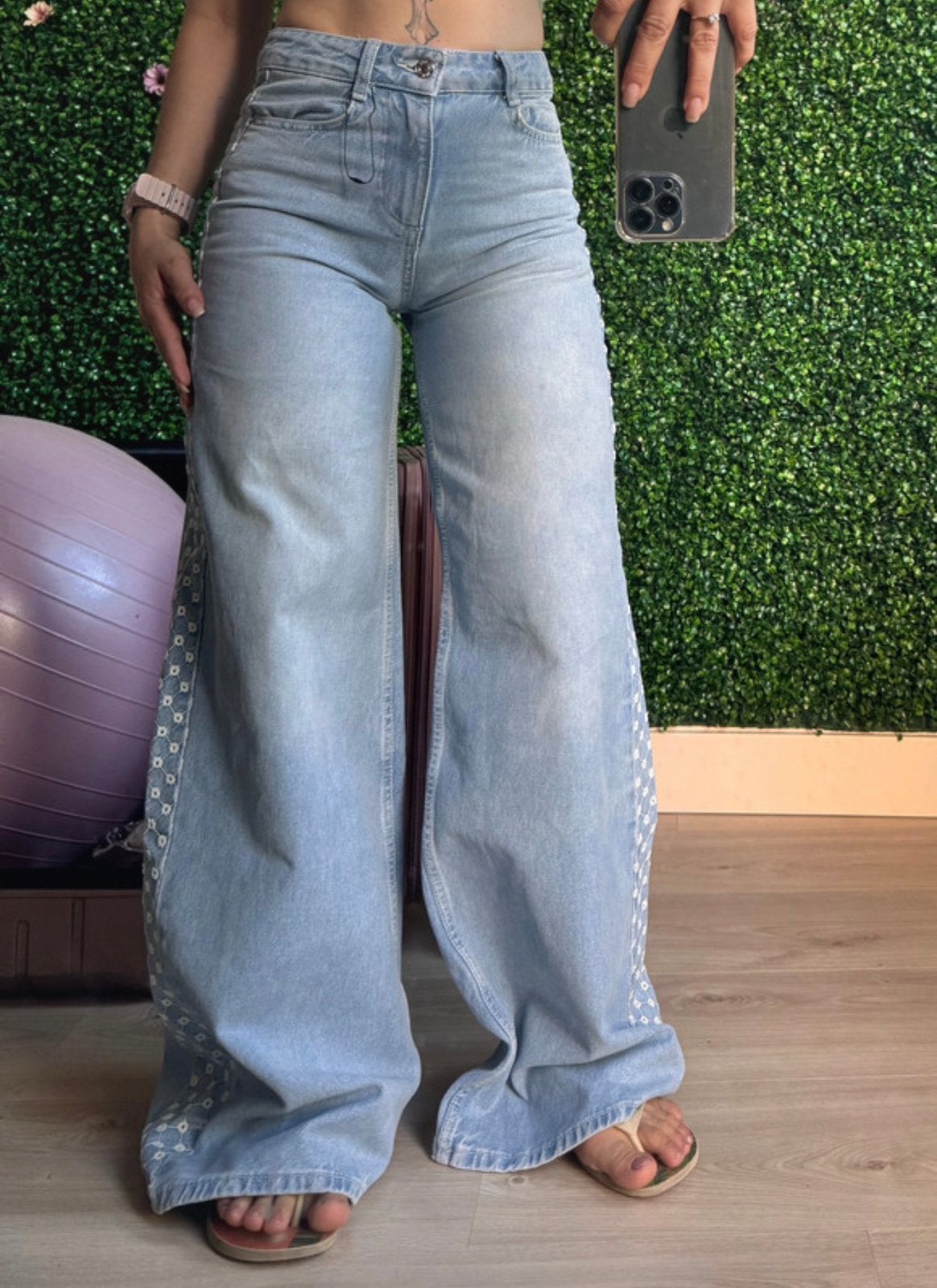 Zara jeans met borduursel – nieuw zonder tag, Ophalen of Verzenden, Nieuw, Blauw, W27 (confectie 34) of kleiner