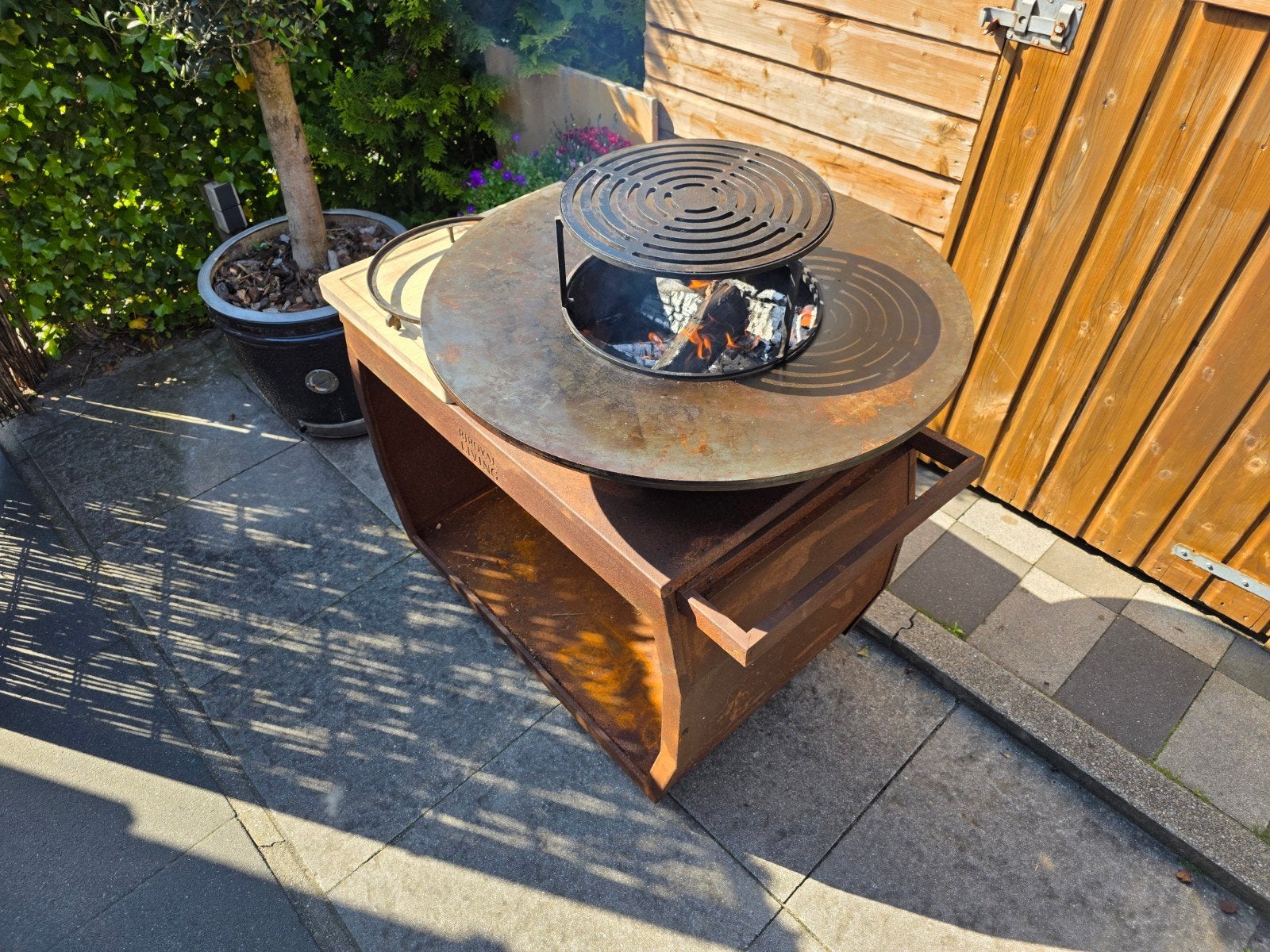 Royal Living Plancha BBQ met Vuurkorf en Snijplank, Ophalen, Gebruikt, Vuurkorf