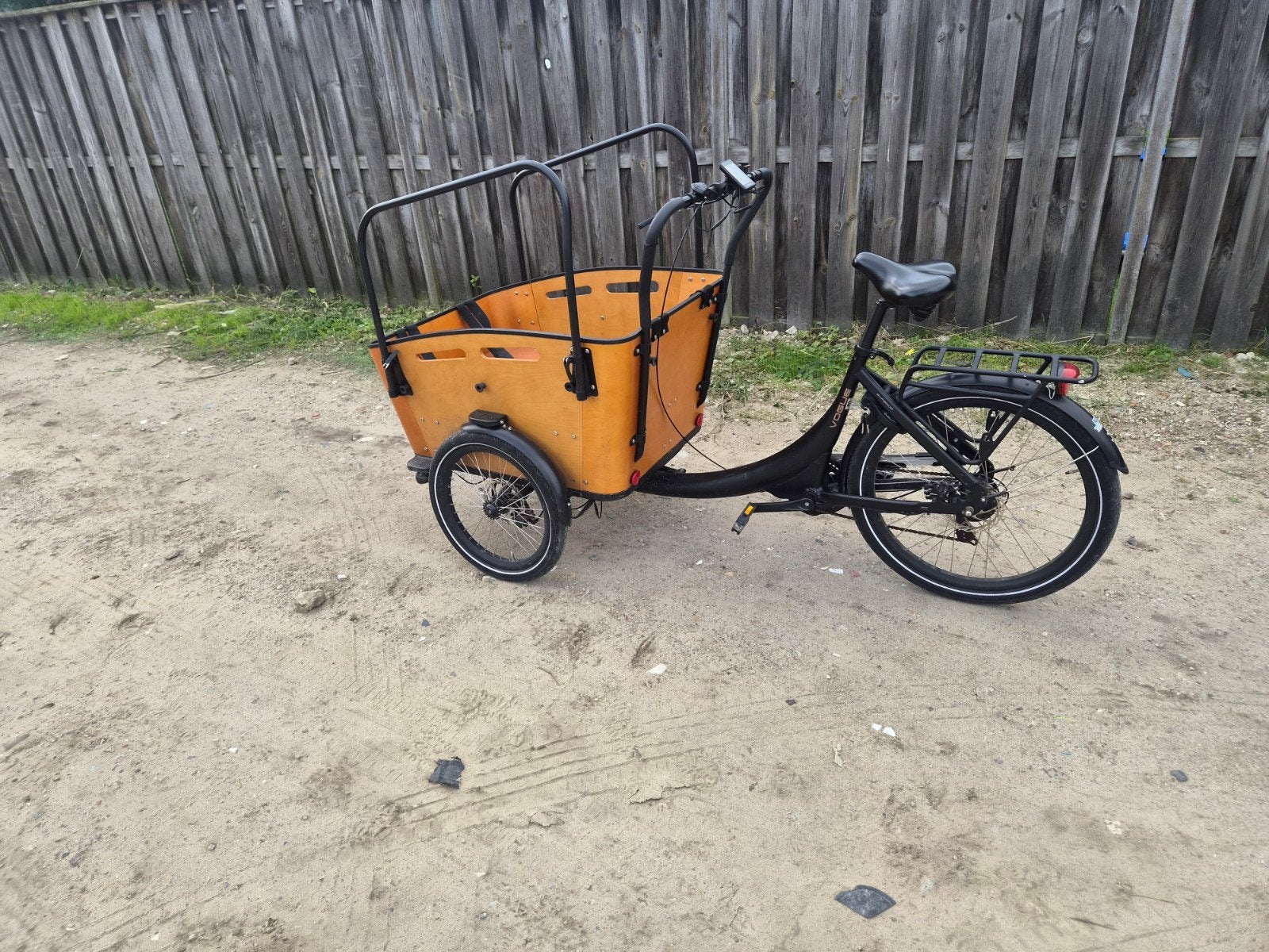 Vogue Bakfiets Elektrisch met Huif, Zo goed als nieuw, 2 kinderen, Elektrisch, Schijfrem