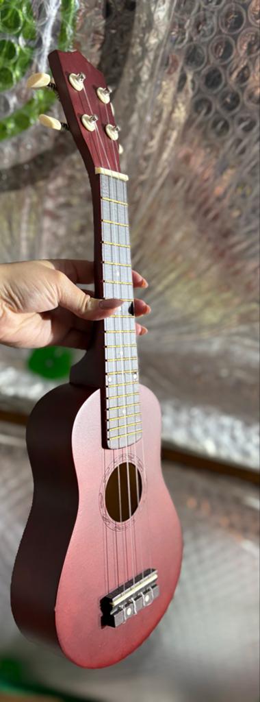Mooie rode ukelele - perfect voor beginners!, Ophalen of Verzenden, Zo goed als nieuw, Ukelele
