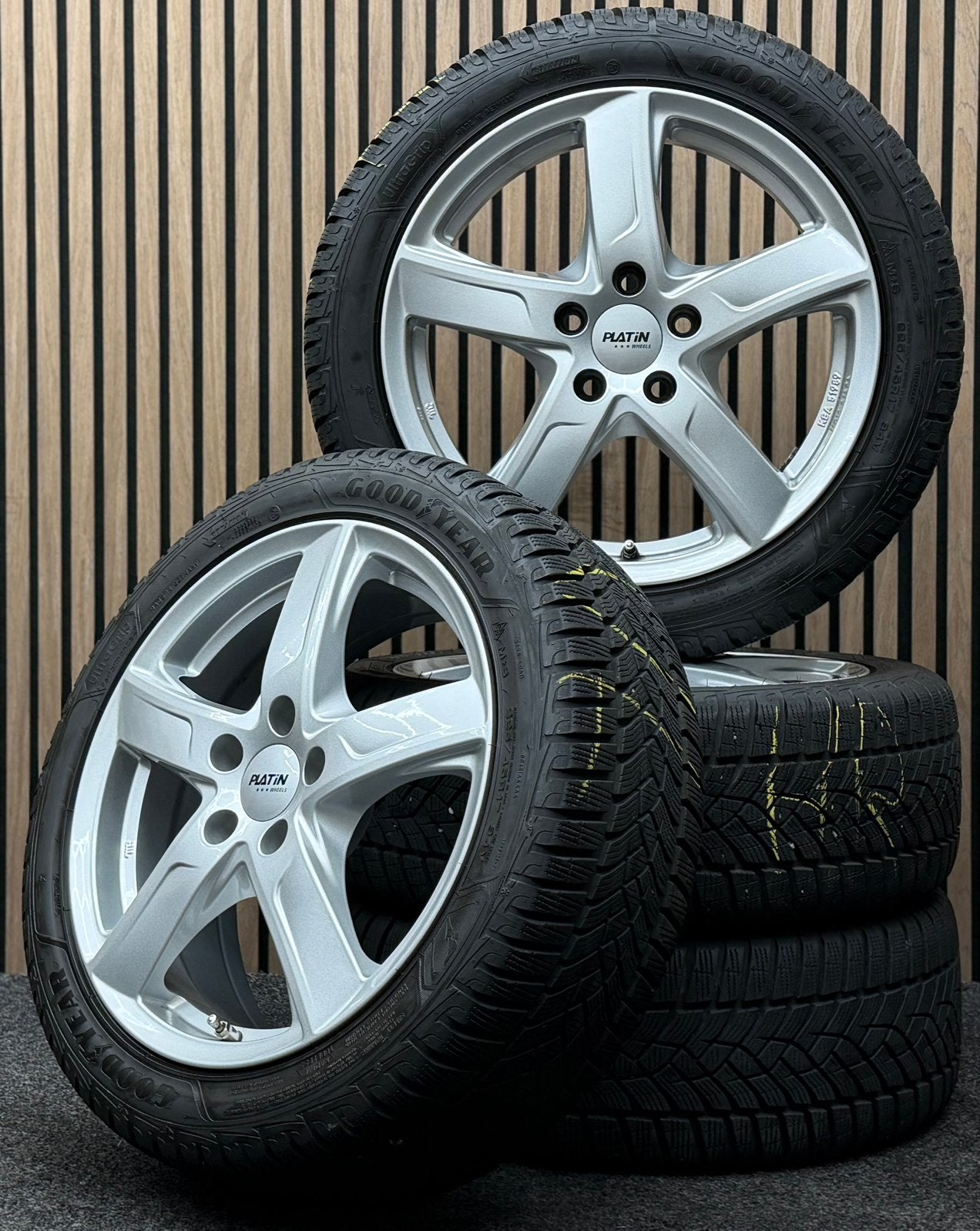 WINTER! 17 inch Platin P84 - Golf Leon 5x112 ET45 225/45/17, Auto-onderdelen, Ophalen, ., Banden en Velgen, 17 inch