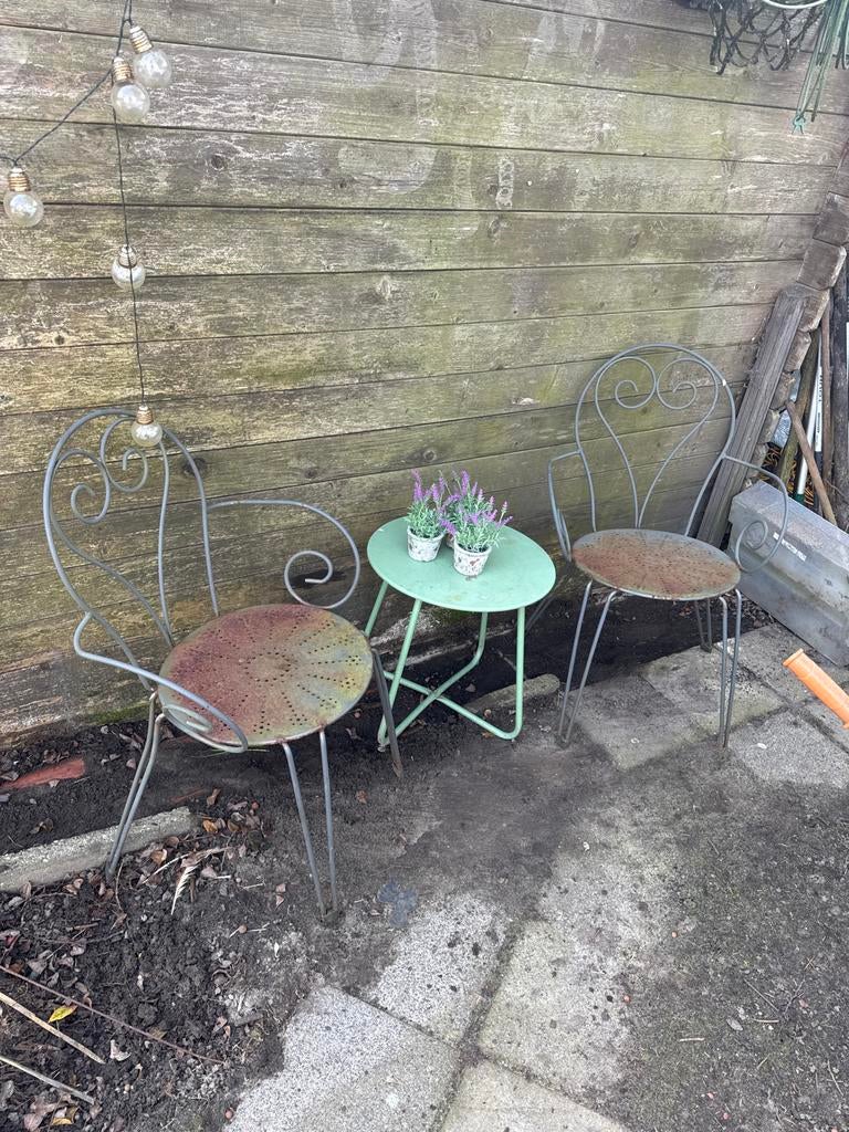 1 of 2 ijzeren Brocante tuinstoelen stoeltjes of tuinset, Tuin en Terras, Tuinstoelen, Ophalen, Gebruikt, Metaal