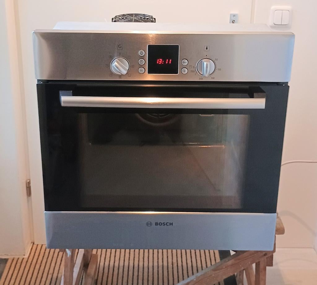 Bosch inbouw heteluchtoven E-nr: HBN230250E/02 Type: HM44341, Witgoed en Apparatuur, Ovens, Gebruikt, Verzenden, Oven met grill