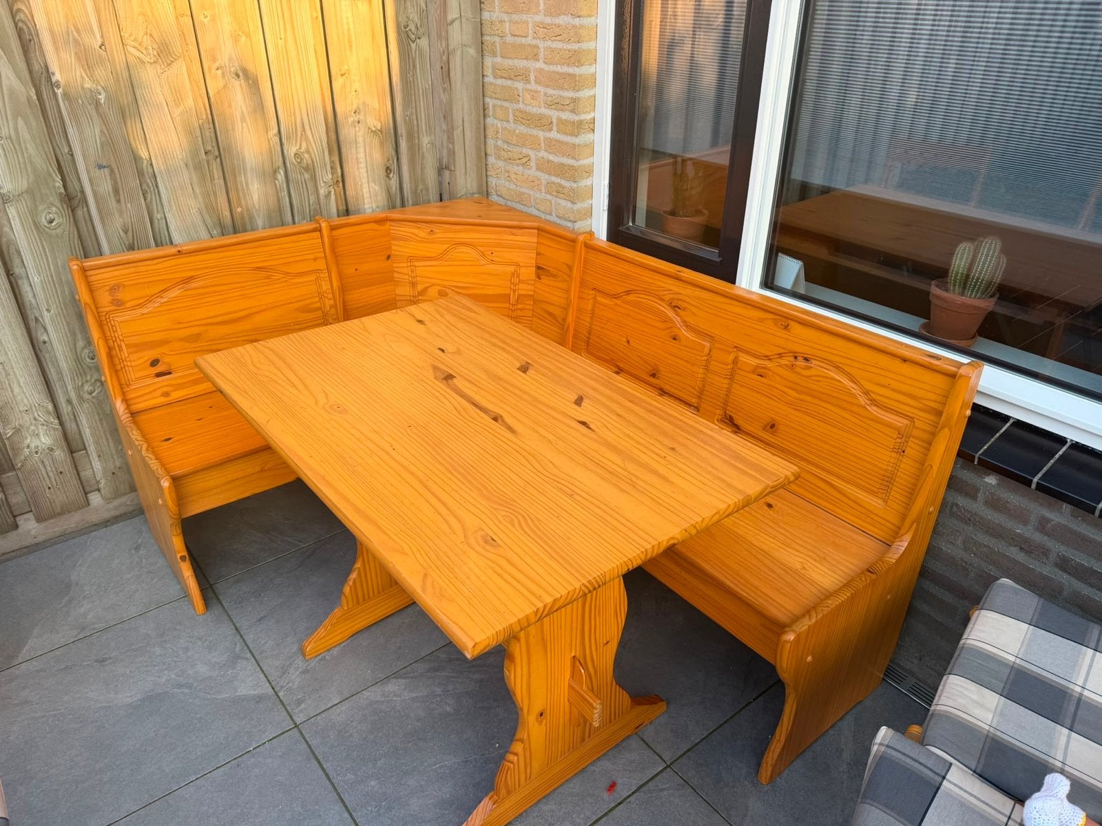 Houten hoekbank met tafel, Ophalen, Gebruikt, Hout