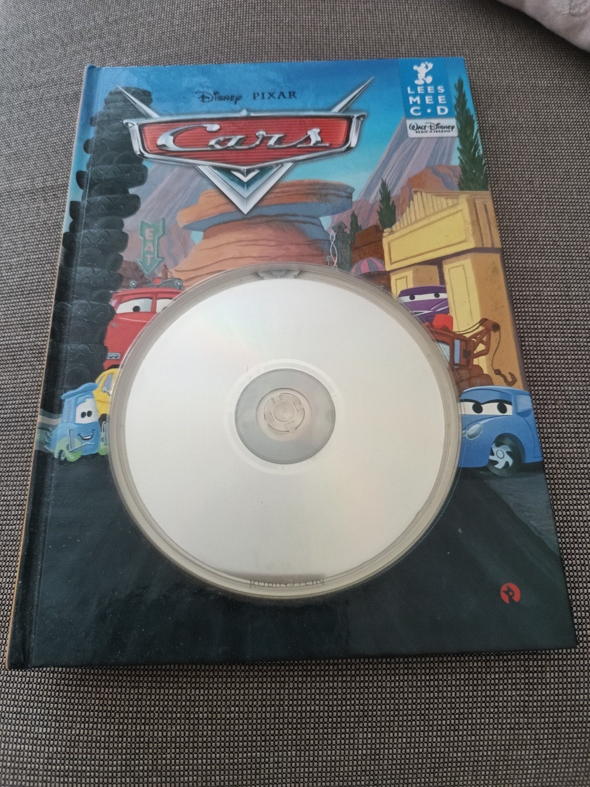 Kinderboek Cars met CD, Alle leeftijden, Ophalen of Verzenden, Zo goed als nieuw