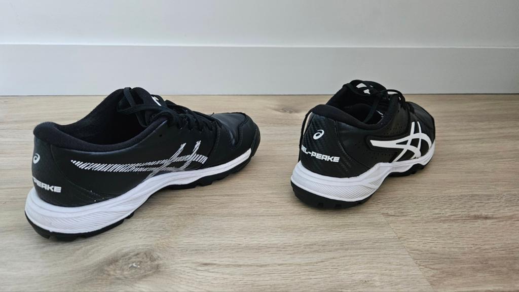 Asics Gel-Peake Hockeyschoenen - Maat 36 - Zwart/Wit, Gebruikt, Overige typen, Ophalen of Verzenden, Overige sporten