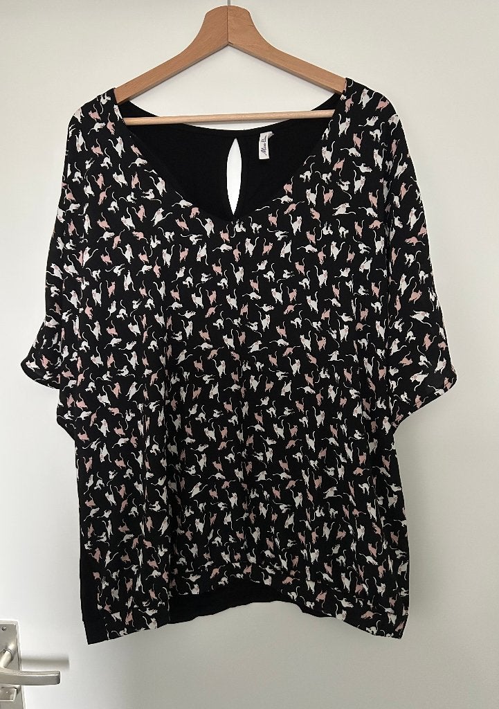 Blousje met Poezen maat 46., Kleding | Dames, Zwart, Maat 46/48 (XL) of groter, Ophalen of Verzenden, Zo goed als nieuw