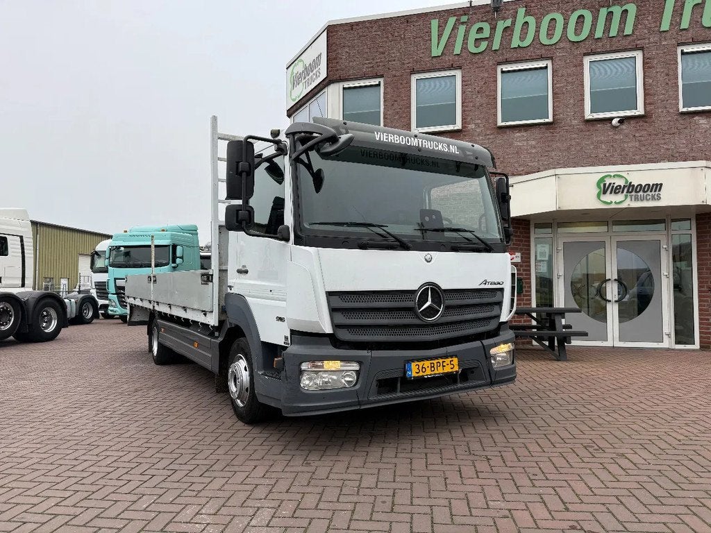 Mercedes-Benz Atego Atego 916 met 6.2m open laadbak / 3e zit, Auto's, Automaat, Achterwielaandrijving, Euro 6, 156 pk