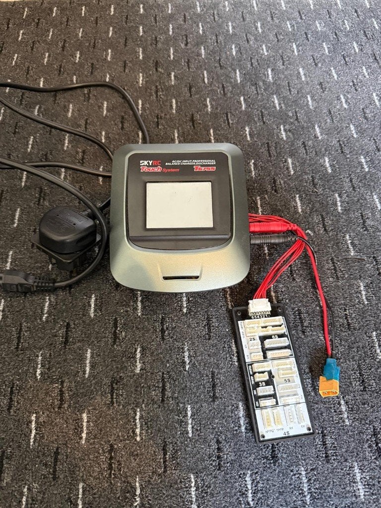 Lipo lader - SkyRC T6755, Ophalen of Verzenden, Zo goed als nieuw