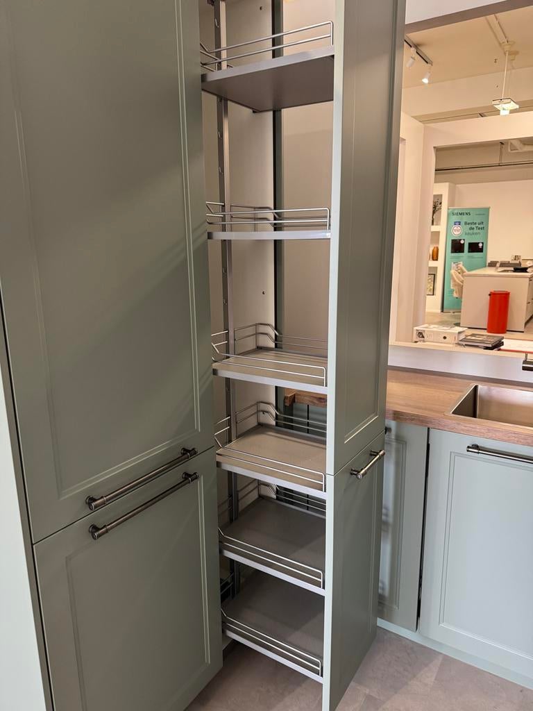 Showroomkeuken - Groen Lak, Apothekerkast, Kokend waterkraan, Hoekkeuken, Nieuw, Ophalen of Verzenden, Hoogglans of Gelakt