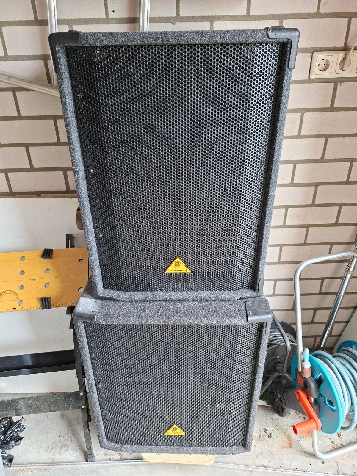 Behringer PA-set:  Subwoofer, Topkast, Versterker, Kabel, Gebruikt, Inclusief kabels, Speakerset, Ophalen