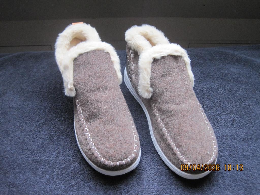 Dames PANTOFFELS met Pluche Voering, Kleding | Dames, Overige Dameskleding, Nieuw, Ophalen of Verzenden