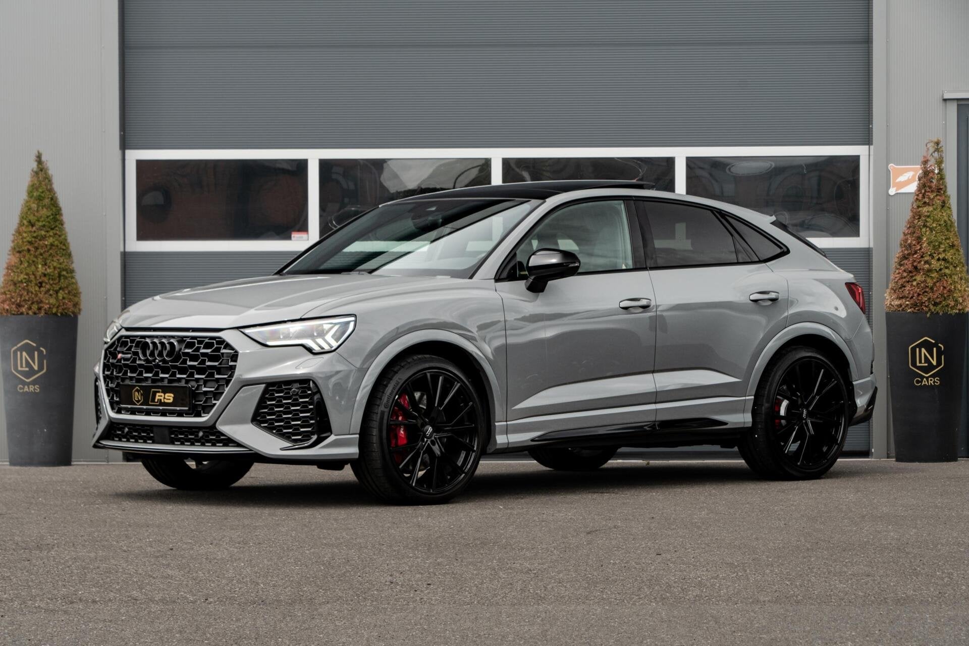 AUDI RS Q3 SPORTBACK 2.5 TFSI QUATTRO|MATRIX LED|Milltek, Auto's, Audi, Automaat, Gebruikt, 1675 kg, Met garantie (alle)