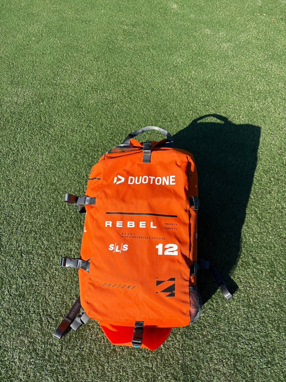 Duotone Rebel SLS 12m Kite, Watersport en Boten, Kitesurfen, Geen board, Ophalen of Verzenden, Zo goed als nieuw, Kite