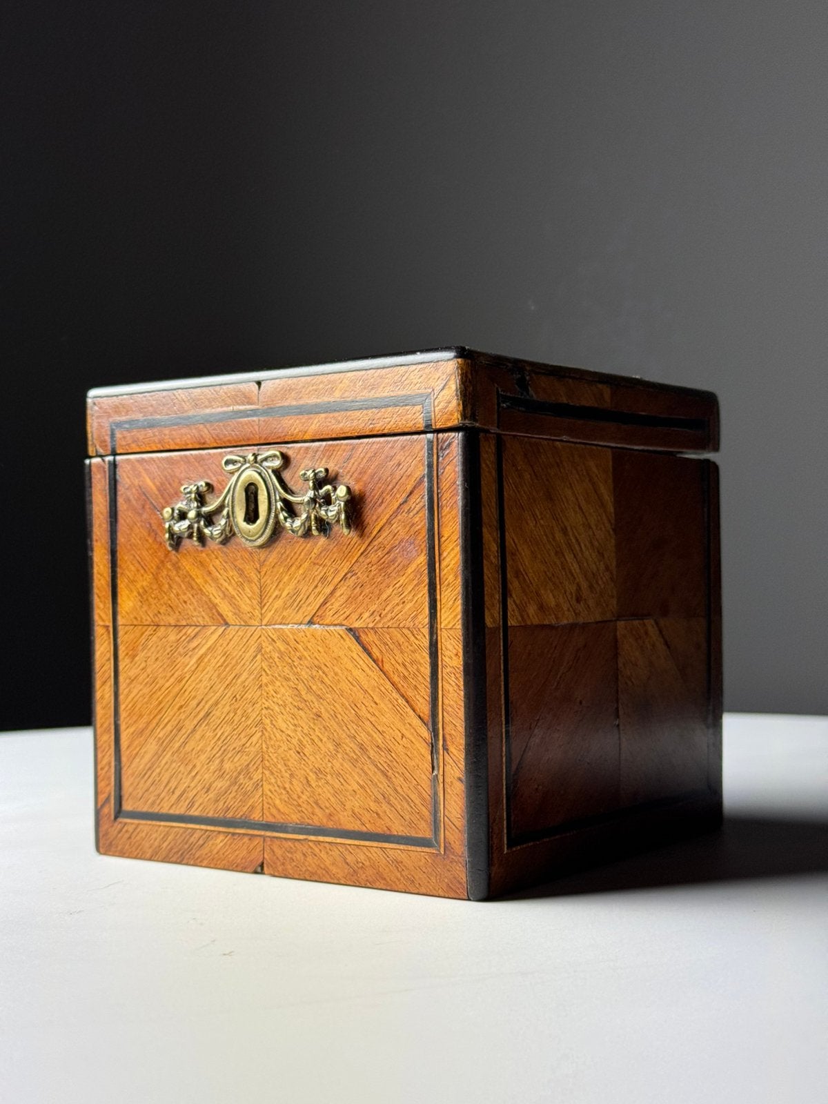 Hollandse tea caddy louis seize, Ophalen, Zo goed als nieuw, Minder dan 50 cm
