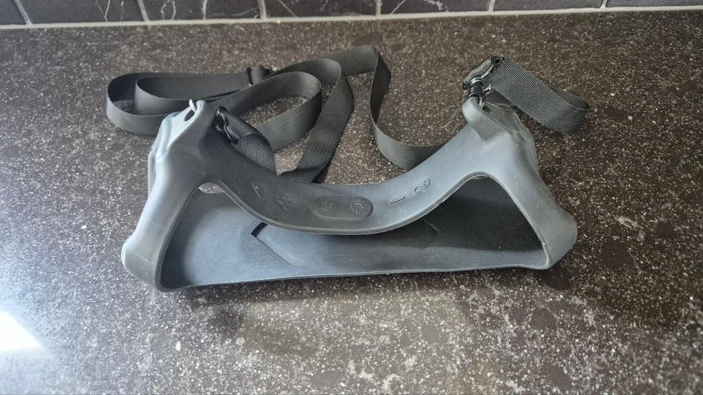 YONO Beschermhoes voor JBL Charge 5 met Riem - Zwart, Audio, Tv en Foto, Luidsprekers, Ophalen of Verzenden, Zo goed als nieuw