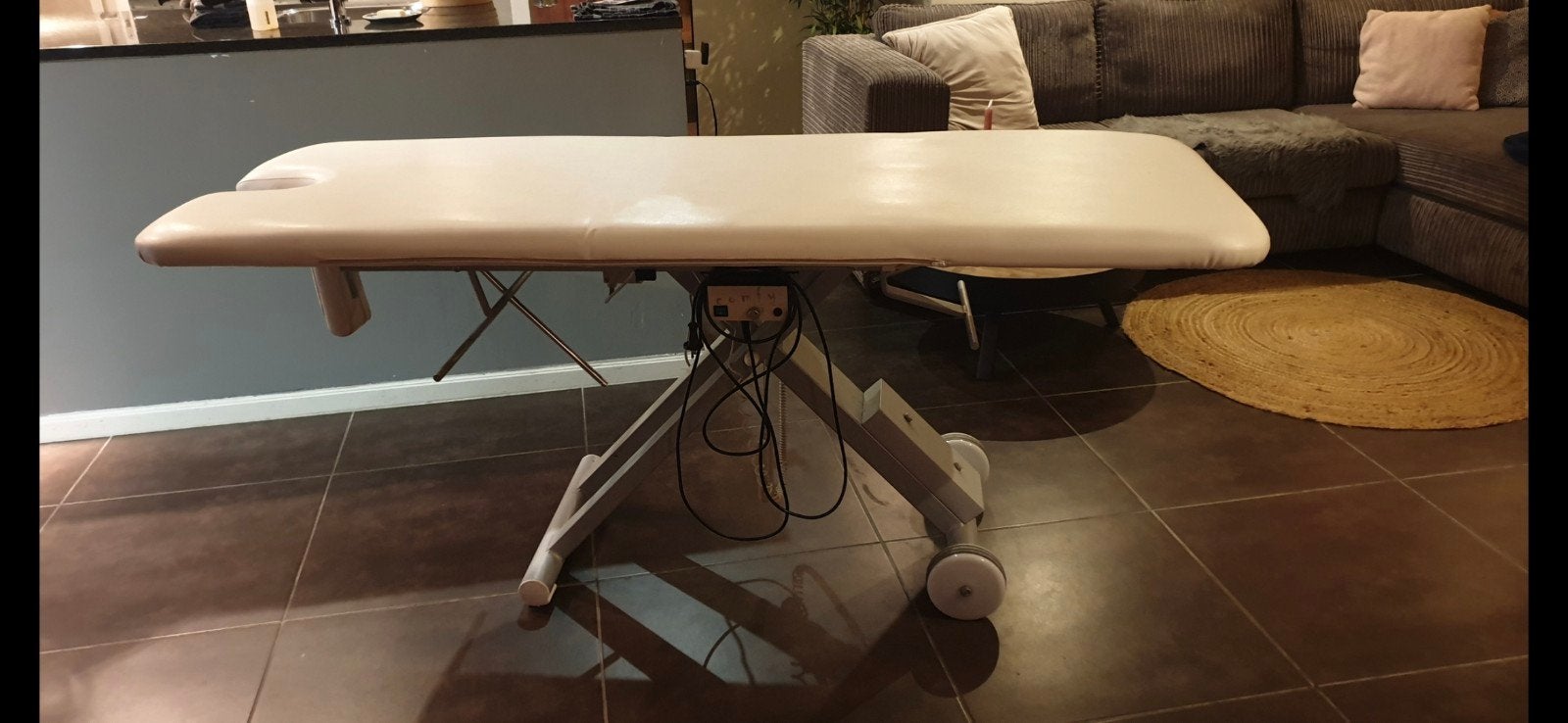 In hoogte verstelbare massagetafel met verwarming, Ophalen, Gebruikt, Massagetafel